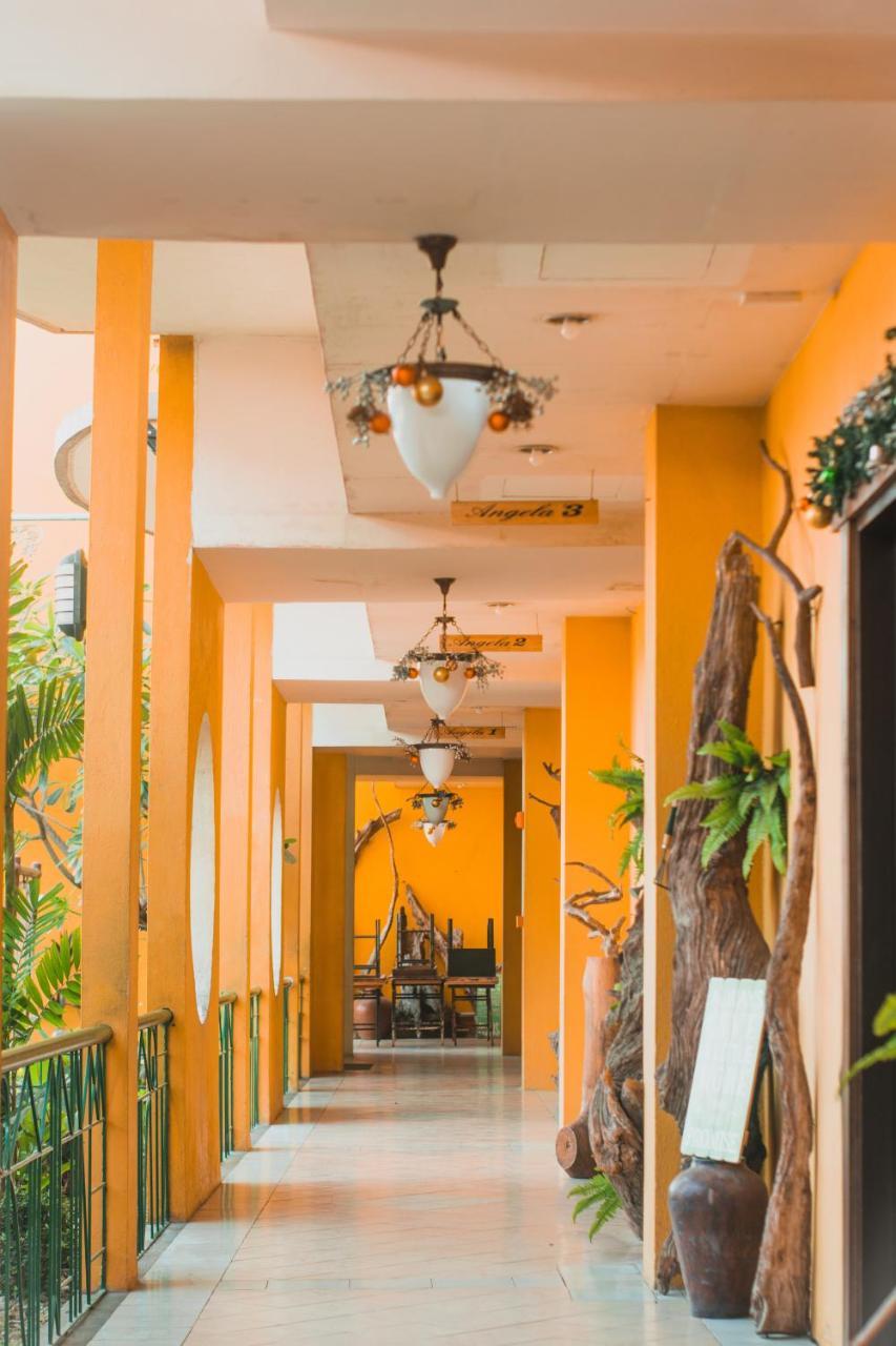 Country Village Hotel Кагаян-де-Оро Экстерьер фото